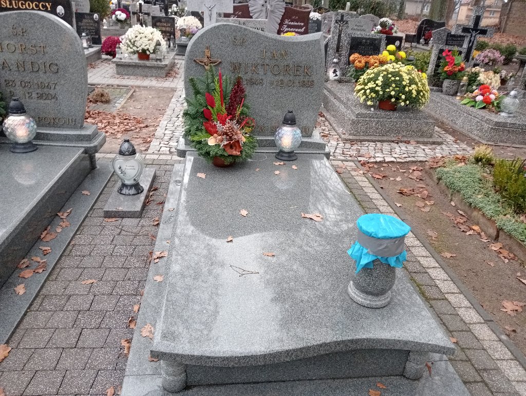 Grób Jan Wiktorek