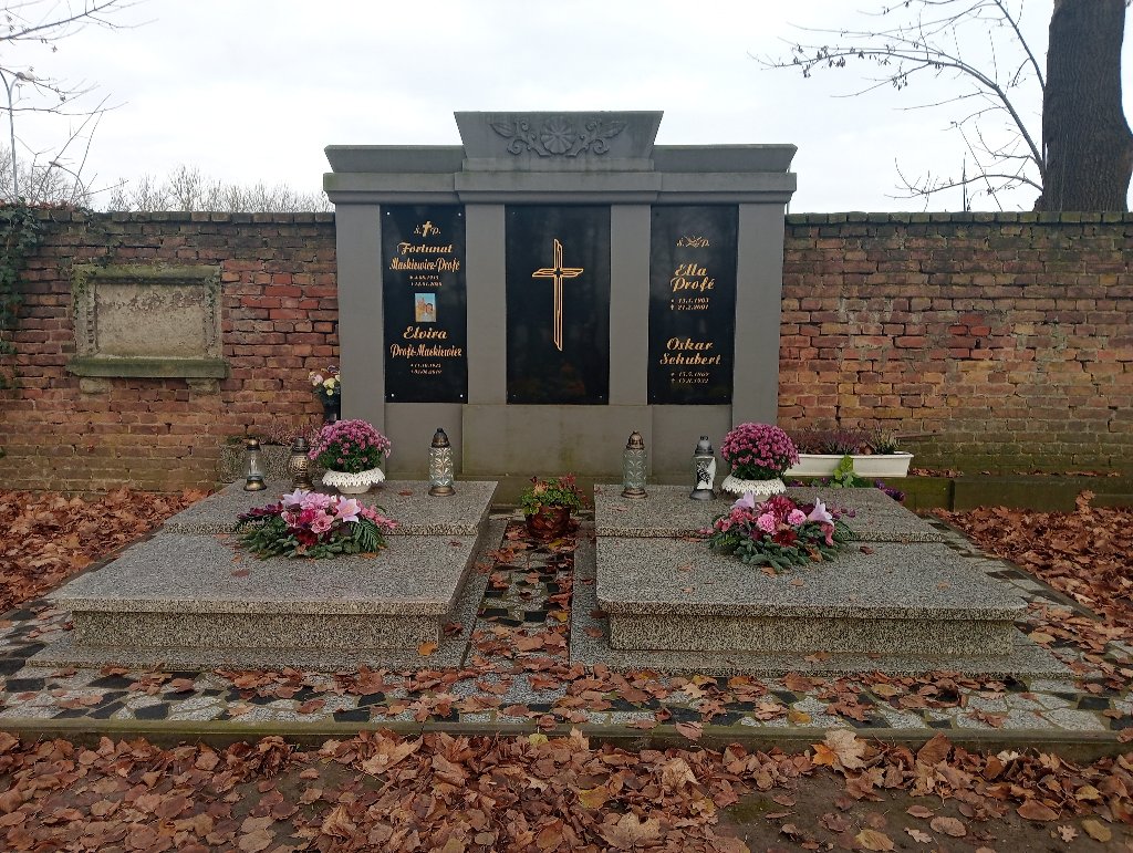 Grób Fortunat Mackiewicz-Profe