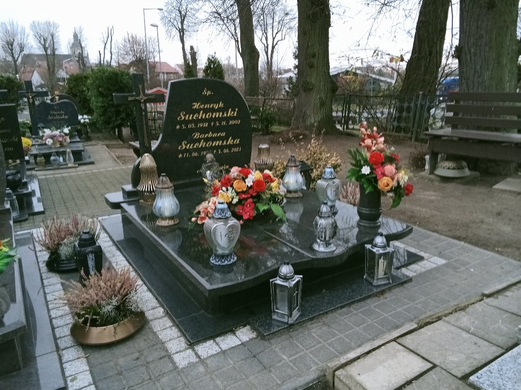 Grób Krzysztof Suchomski