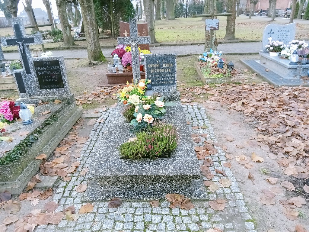 Grób Antoni Józkowiak