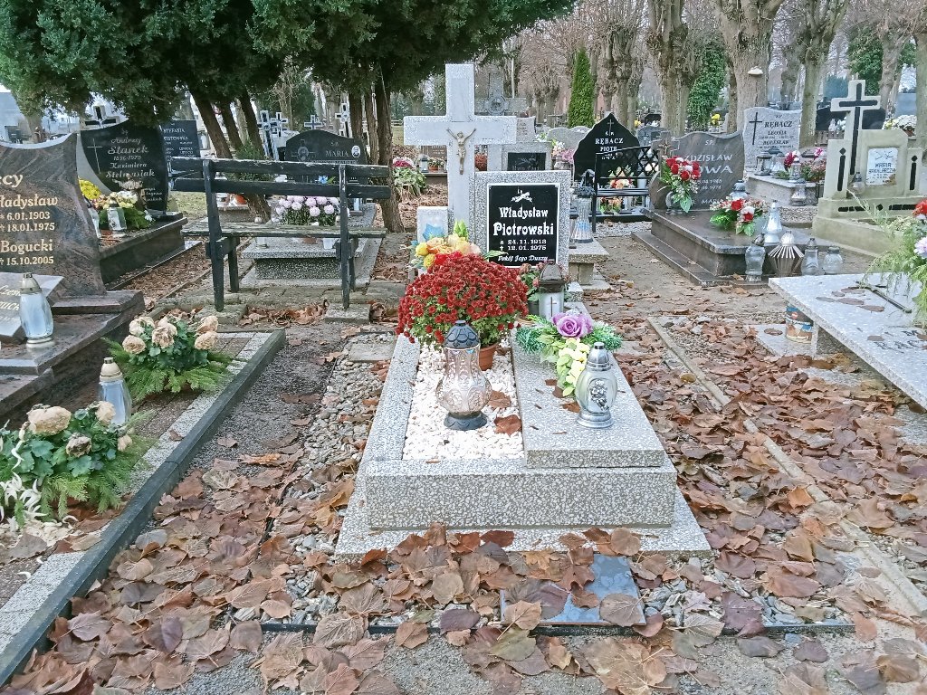 Grób Władysław Piotrowski