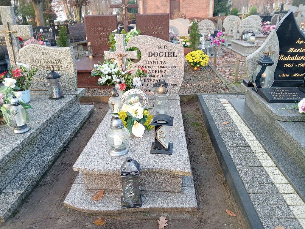 Grób Danuta Dogiel