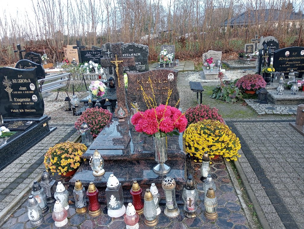 Grób Władysław Kuzioła